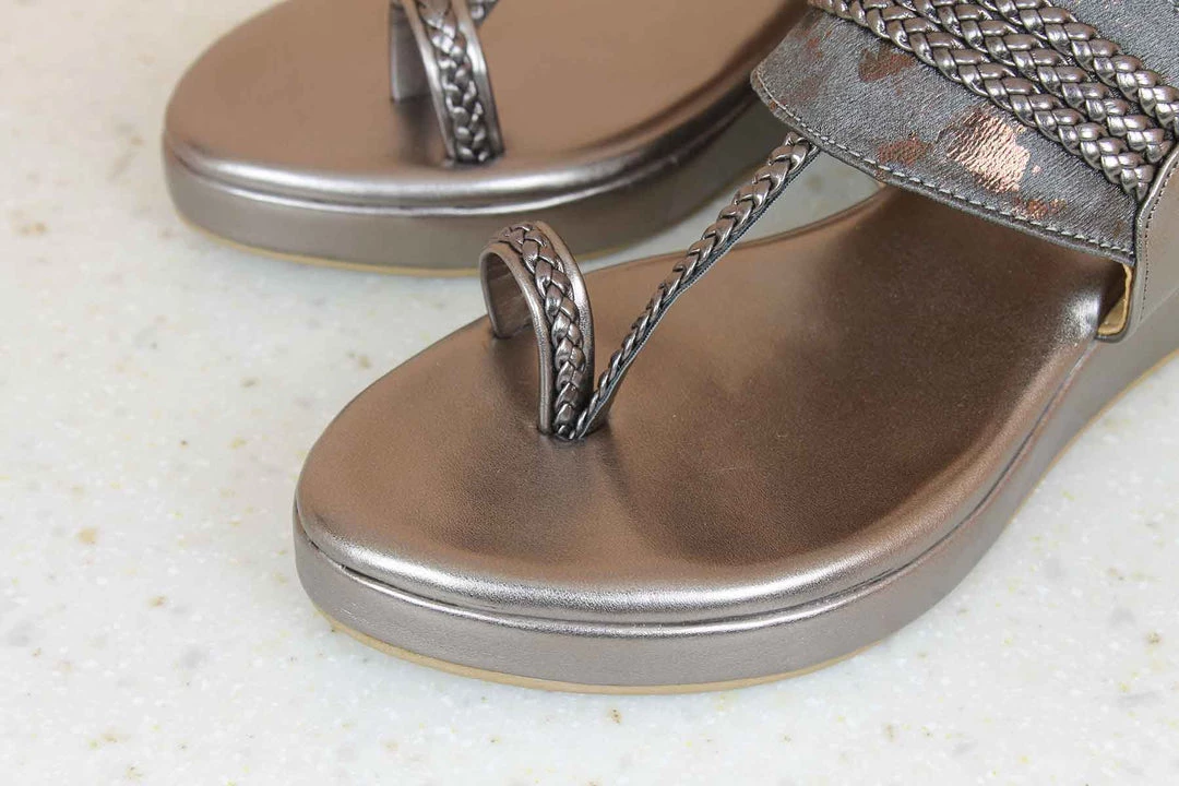 Inc.5 Thong METALLIC PLATFORM KOLHAPURI 4 Inc.5 Thong METALLIC PLATFORM KOLHAPURI