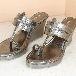 Inc.5 SALE VEDGE HEEL METALLIC KOLHAPURI