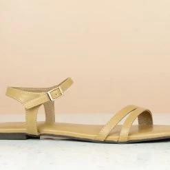 Inc.5 FLAT SANDAL