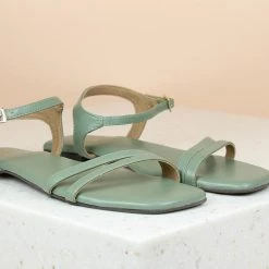 Inc.5 FLAT SANDAL SALE