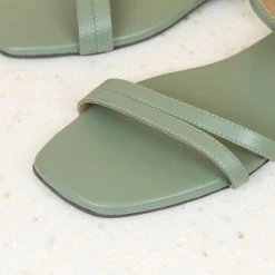 Inc.5 FLAT SANDAL SALE