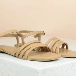 Inc.5 FLAT SANDAL