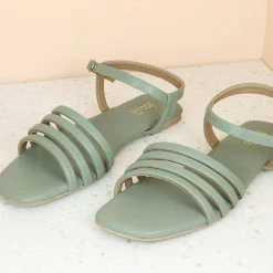 Inc.5 FLAT SANDAL