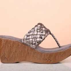 Inc.5 WOVEN PLATFORM THONG-GUN METAL Inc5