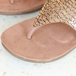 Inc.5 CUTWORK FLAT THONG