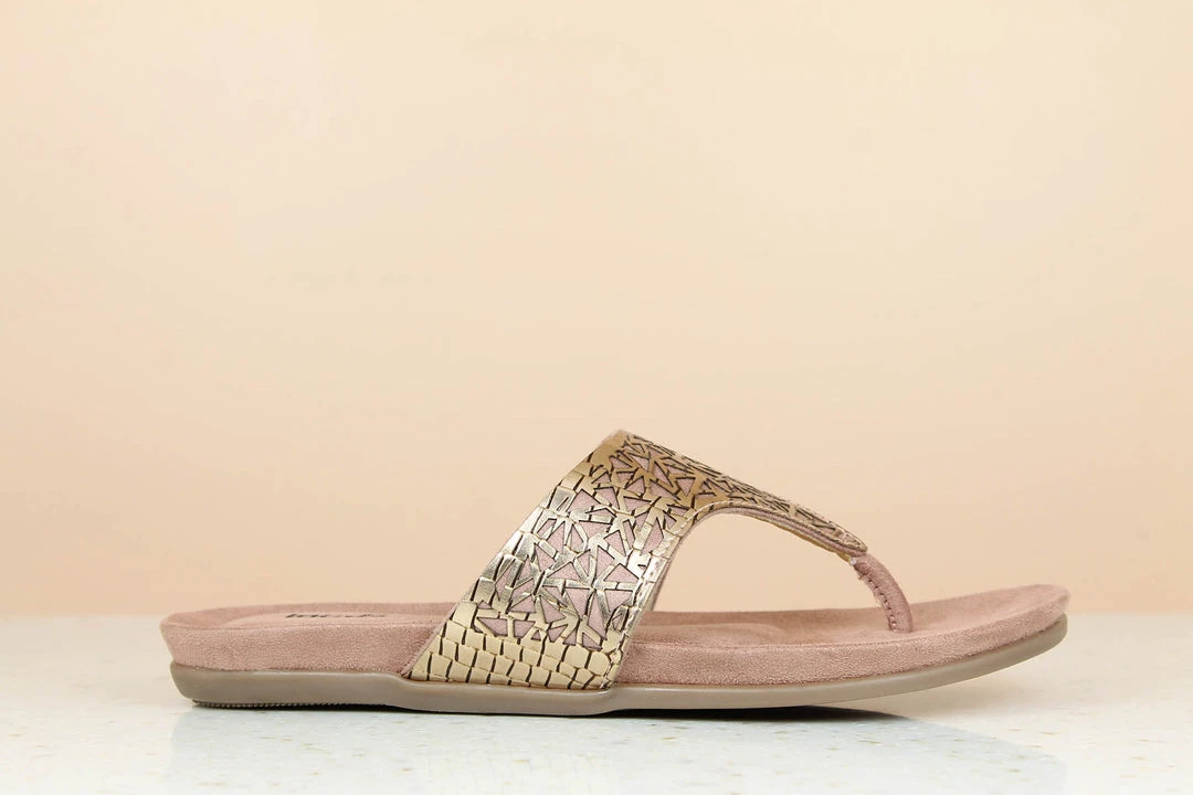 Inc.5 CUTWORK FLAT THONG 5 Inc.5 CUTWORK FLAT THONG