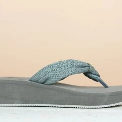 Inc.5 RUBBER PLATFORM THONG