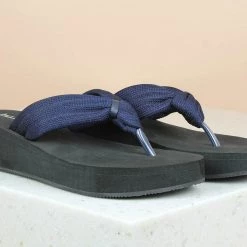 Inc.5 RUBBER PLATFORM THONG