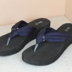 Inc.5 RUBBER PLATFORM THONG