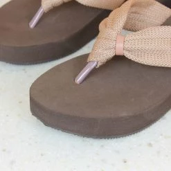 Inc.5 RUBBER PLATFORM THONG