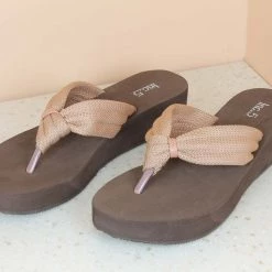 Inc.5 RUBBER PLATFORM THONG