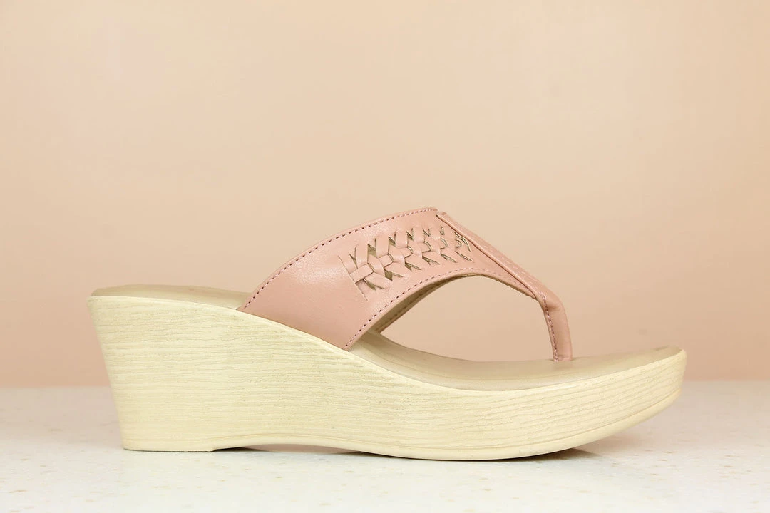 Inc.5 Platform Thong 4 Inc.5 Platform Thong