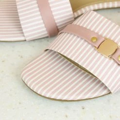 Inc.5 FLAT MULES SALE