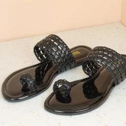 Inc.5 FLAT TOE POST WOMEN