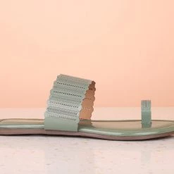 Inc.5 CUTWORK TOE POST