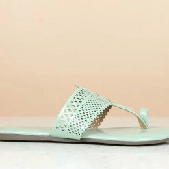 Inc.5 CUTWORK FLAT TOE POST