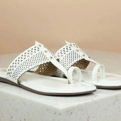 Inc.5 CUTWORK FLAT TOE POST