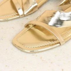 Inc.5 METALLIC FLAT SANDAL
