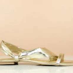 Inc.5 METALLIC FLAT SANDAL