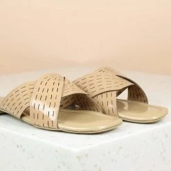 Inc.5 FLAT PATTENT MULES