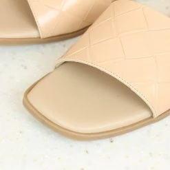 Inc.5 SALE FLAT EMBOSSED MULES