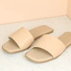 Inc.5 SALE FLAT EMBOSSED MULES