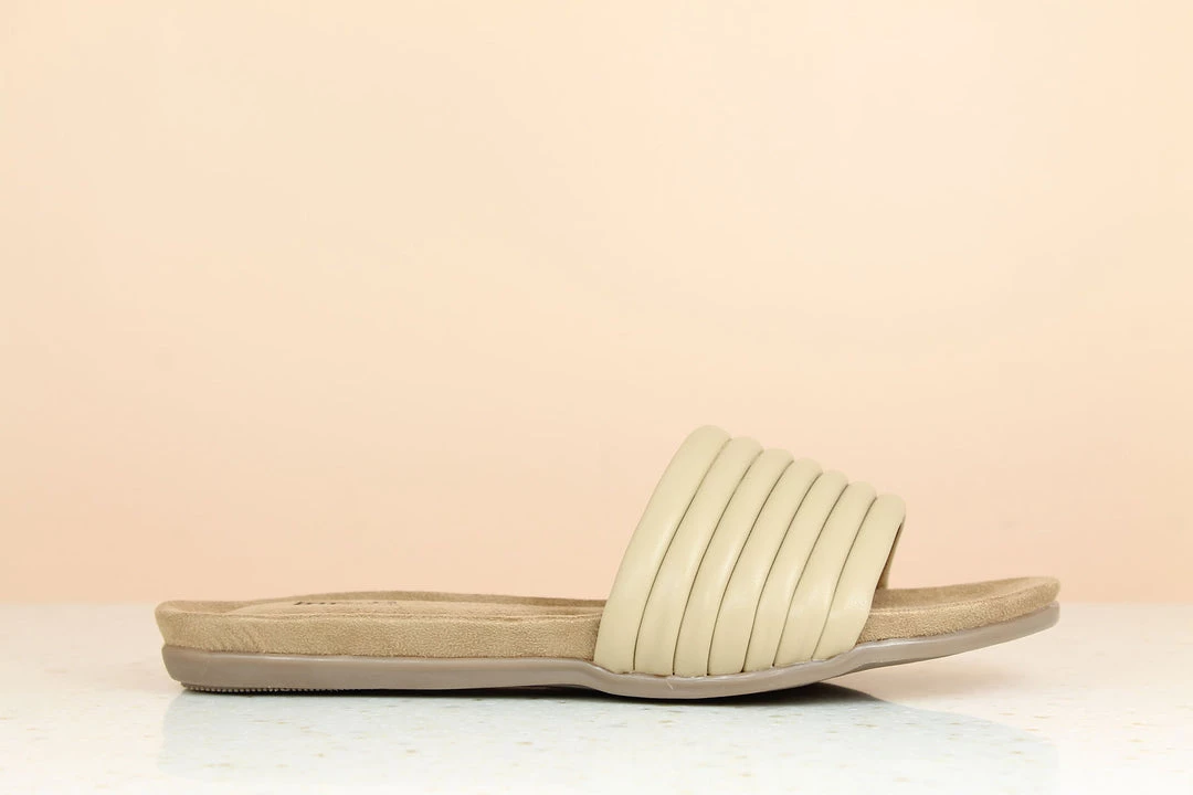 Inc.5 Mules FLAT EMBOSSED THONG 5 Inc.5 Mules FLAT EMBOSSED THONG