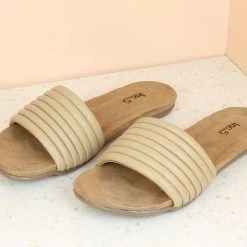 Inc.5 Mules FLAT EMBOSSED THONG 9 Inc.5 Mules FLAT EMBOSSED THONG