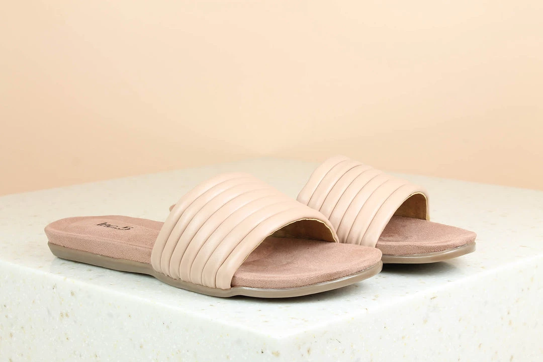 Inc.5 FLAT EMBOSSED THONG Mules 3 Inc.5 FLAT EMBOSSED THONG Mules