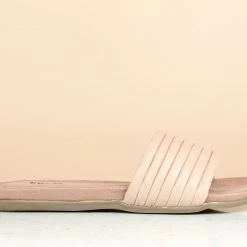 Inc.5 FLAT EMBOSSED THONG Mules 8 Inc.5 FLAT EMBOSSED THONG Mules