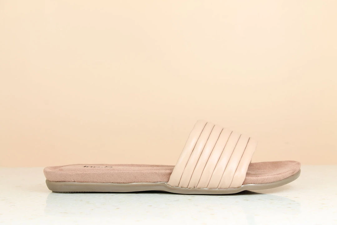 Inc.5 FLAT EMBOSSED THONG Mules 5 Inc.5 FLAT EMBOSSED THONG Mules