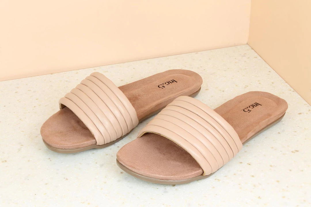 Inc.5 FLAT EMBOSSED THONG Mules 6 Inc.5 FLAT EMBOSSED THONG Mules