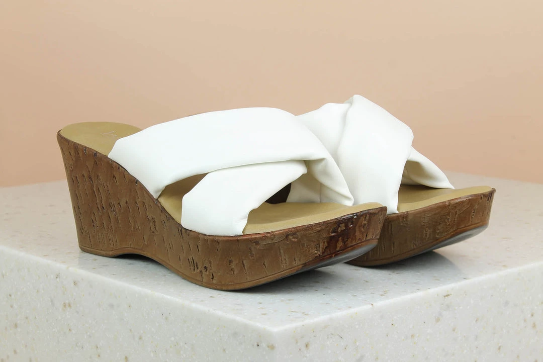 Inc.5 SALE CROSS STRAP PLATFORM MULES 3 Inc.5 SALE CROSS STRAP PLATFORM MULES