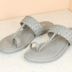 Inc.5 FLAT WOVEN TOE POST