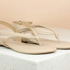 Inc.5 FLAT SANDAL