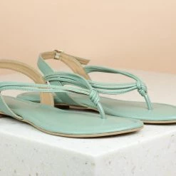 Inc.5 FLAT SANDAL