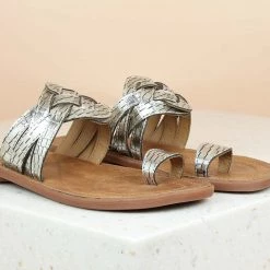 Inc.5 WOMEN FLAT TOE POST