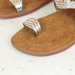 Inc.5 WOMEN FLAT TOE POST