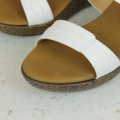 Inc.5 DOUBLE STRAP PLATFORM