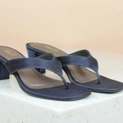 Inc.5 SALE BLOCK HEEL THONG