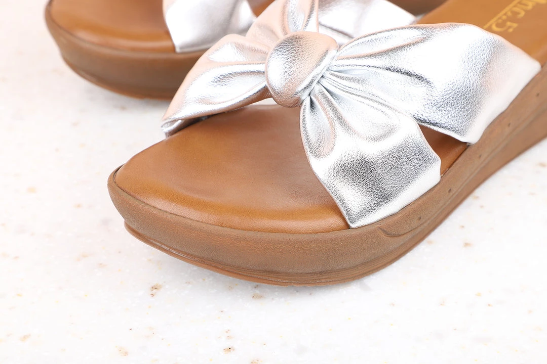 Inc.5 Inc5 PLATFORM MULES 4 Inc.5 Inc5 PLATFORM MULES