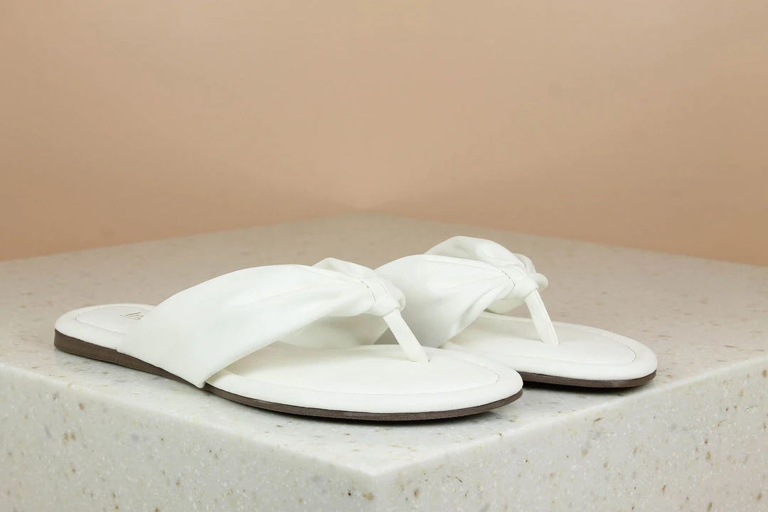 Inc.5 FLAT THONG SALE 3 Inc.5 FLAT THONG SALE