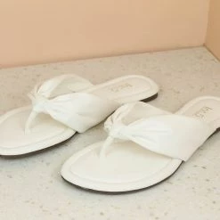 Inc.5 FLAT THONG SALE 9 Inc.5 FLAT THONG SALE