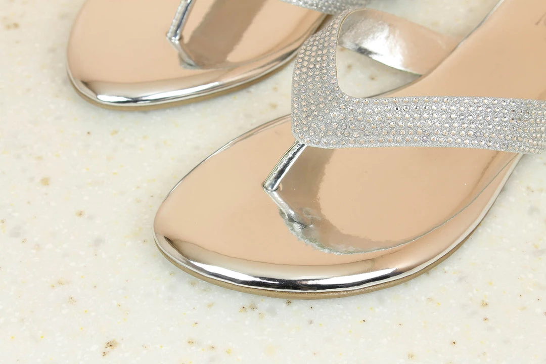 Inc.5 FLAT THONG SALE 4 Inc.5 FLAT THONG SALE