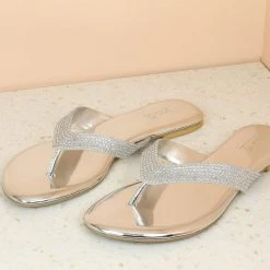 Inc.5 FLAT THONG SALE 9 Inc.5 FLAT THONG SALE