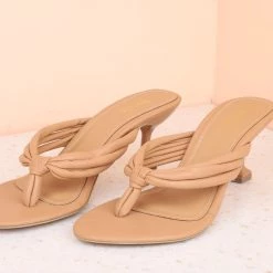 Inc.5 KITTEN HEEL THONG