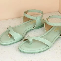 Inc.5 FLAT STRAPY SANDAL SALE