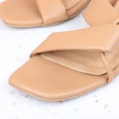 Inc.5 BLOCK HEEL MULES