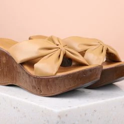 Inc.5 CROSS STRAP MULES