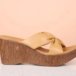 Inc.5 CROSS STRAP MULES